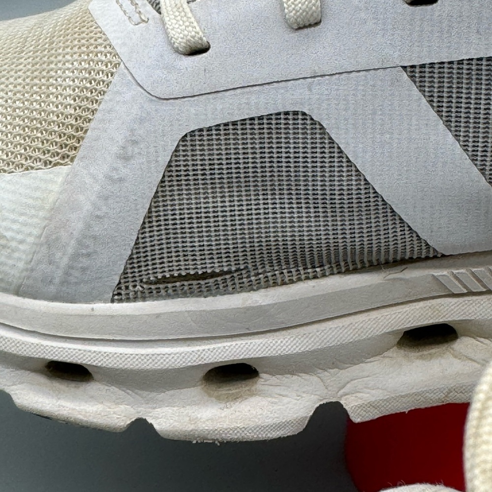 On Cloud Swiss Engineering Cloudrunner Frost Whit… - image 3